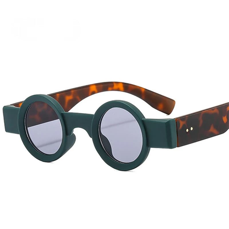 Moda Pequena Redonda Óculos De Sol Feminino Retro Punk Tons UV400 Masculino Claro Oceano Lente Tendência Rebites