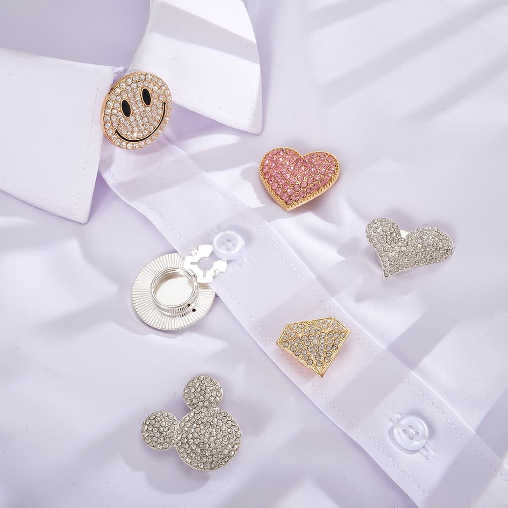 Moda Simples diy Jóias Incrustadas Diamante Sorriso Rosto Abotoaduras Botões Camisa universal Colar Fivela Acessórios Pa