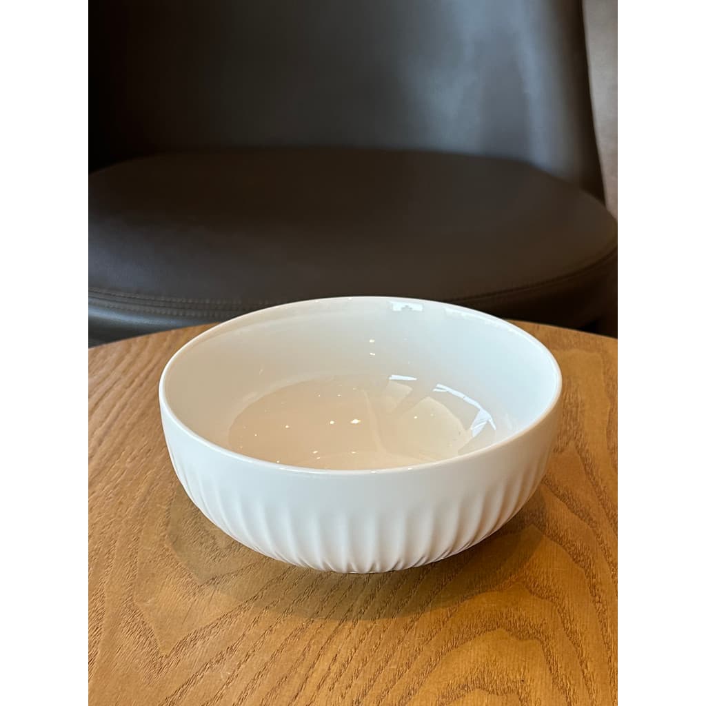 Luzerne luzerne novo osso China branco quente talheres margarida série magnífica tigela de arroz doméstico tigela de mac