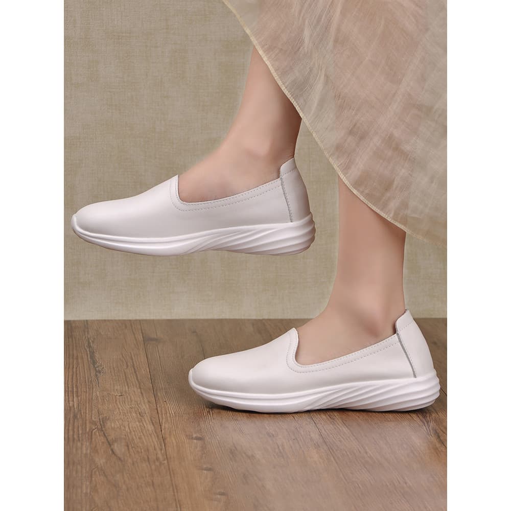 Mocassins de sola grossa de um Pedal femininos de couro genuíno sapatos femininos de viagem sapatos de boca rasa de sola