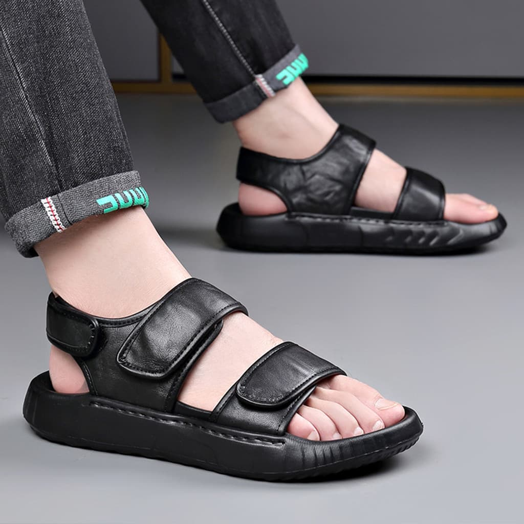 Sapatos de praia masculinos couro genuíno sola macia leve respirável antiderrapante desodorante 2025 novo estilo sandáli