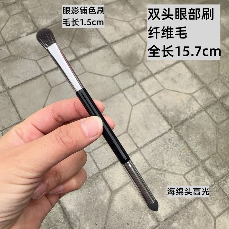 Cangzhou pincel de maquiagem dupla cabeça sombra destaque esponja cabeça escova cor mancha brilho escova portátil ferram