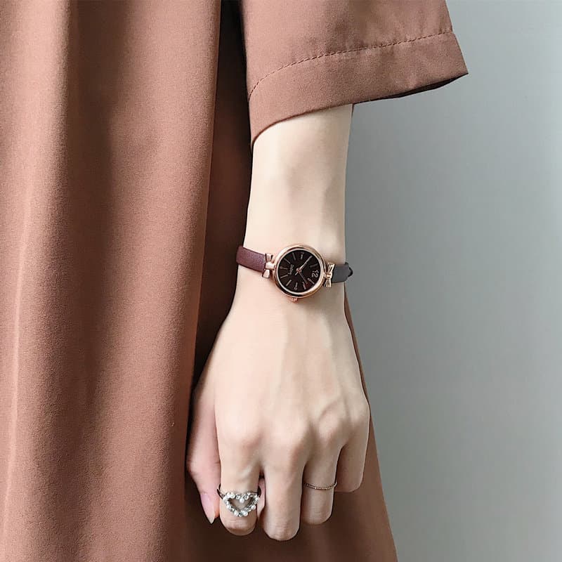 relogio feminino luxo relogio feminino pequeno Relógio francês feminino versão coreana retrô pequeno chique estilo Hong