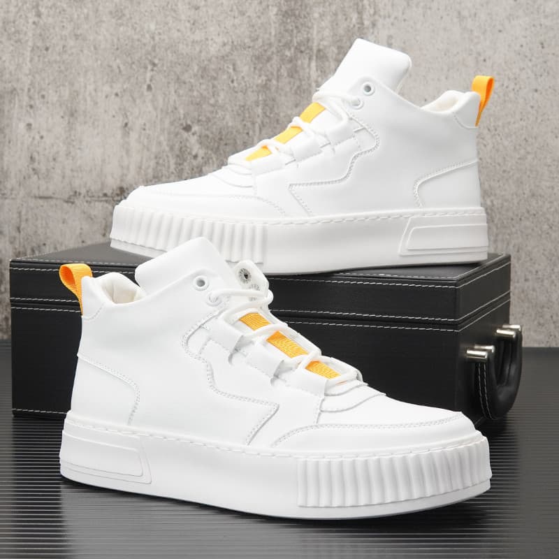 Tênis de cano alto de sola grossa masculino 2026 primavera novo estilo na moda aumento interno sapatos brancos botas cur