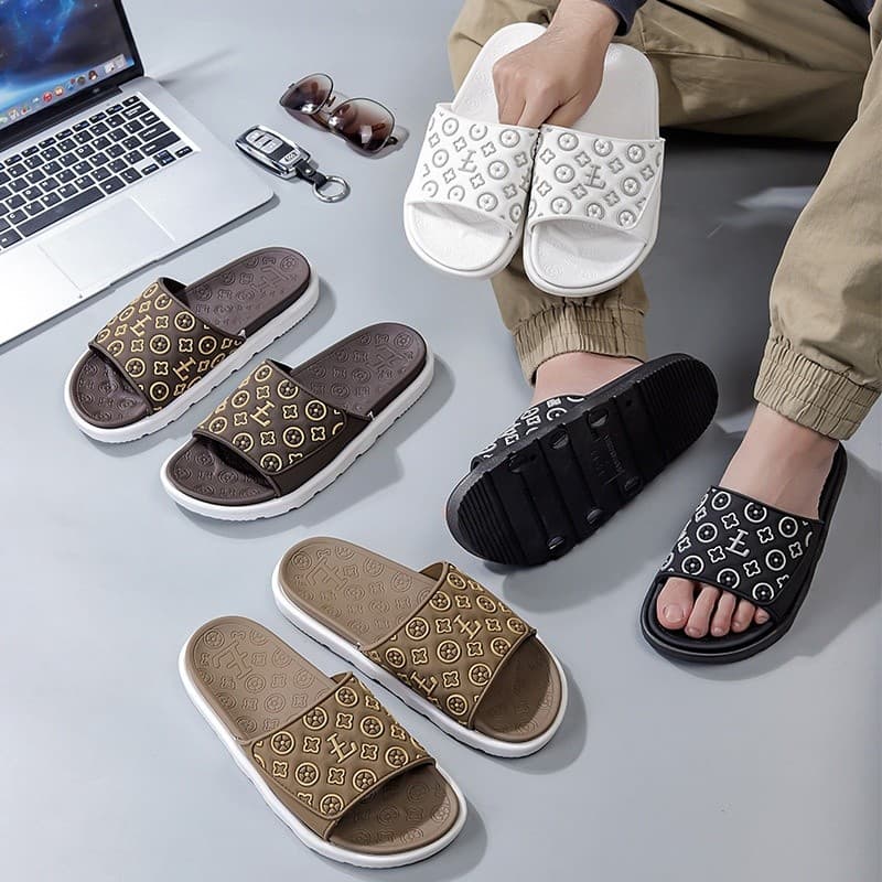 2026 casal estilo chinelos de sola grossa verão moda na moda novo estilo casa ao ar livre Wear antiderrapante sapatos de