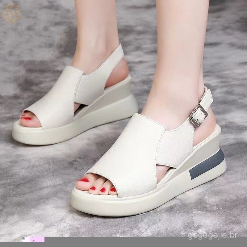 Sandália Plataforma Feminina Confortável De Verão 2025 / Chinelo Feminina