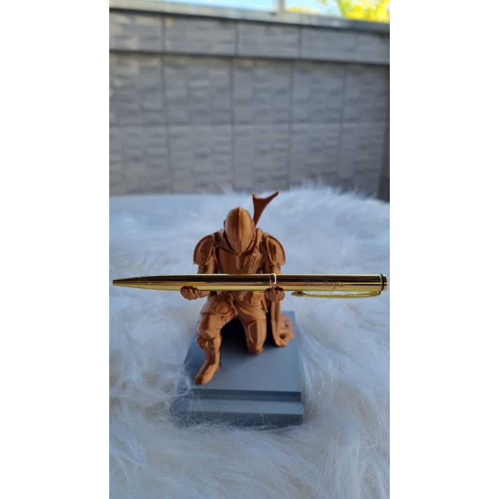 Suporte Porta Caneta Mandaloriano Decorativo Impresso em 3D Geek Presente Colecionável