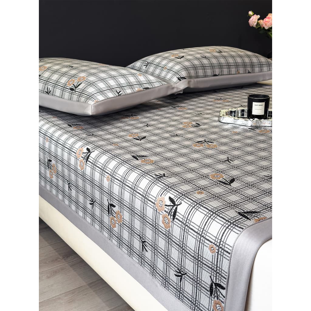 Classe a Novo Estilo Yi Lun Cool Mat Tapete de Seda Gelo Colchão de Três Peças Colchão Lençol Modelo Lavável à Máquina D