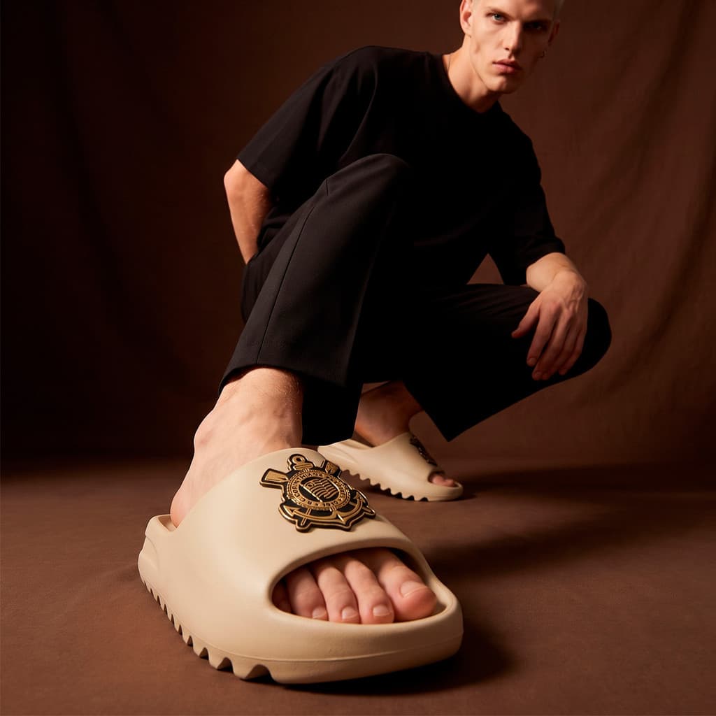 Chinelo Corinthians Bege e Dourado Slide Masculino Oficial