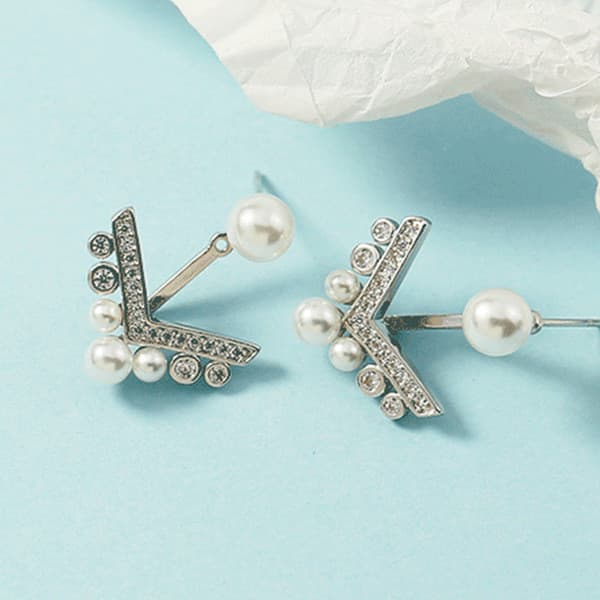 | 【cartelas de brincos feminino】 | kit brinco aço inoxidável ♦Brincos de pérola de água doce novo em forma de v luz luxo