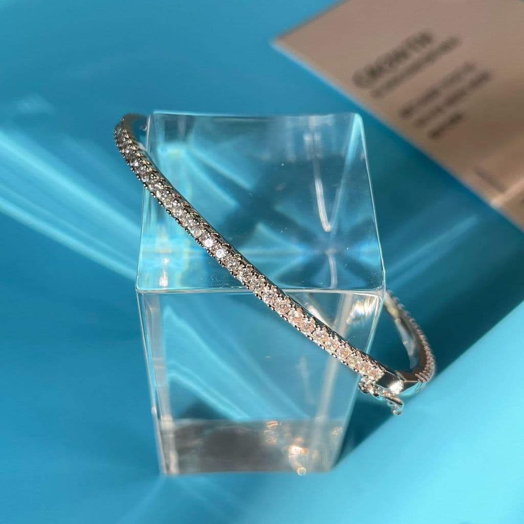 Pulseira de diamantes de fileira única, primorosamente trabalhada para mulheres, com arranjo de zircônias, sensação de a