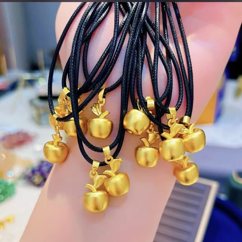 [Estoque pronto] Areia ouro jóias fosco pingente paz fruta clavícula corrente colar de ouro feminino High-End tenda WJG
