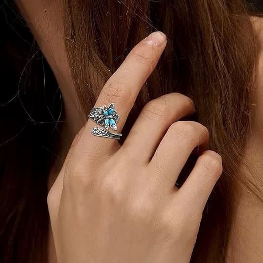 Novas joias: Anel vintage e exclusivo em estilo boêmio com libélula e girassol em turquesa para mulheres.