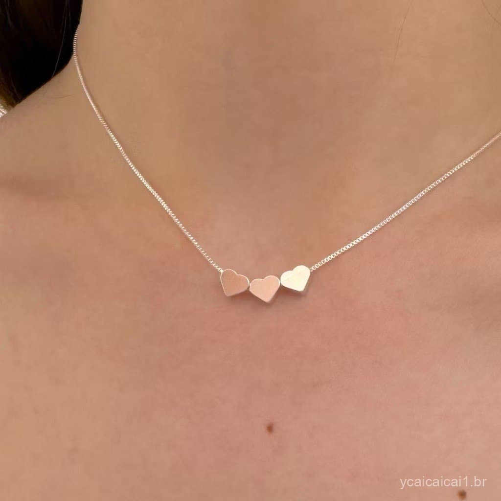 Colar Elegante Banhado a Prata com 3 Corações