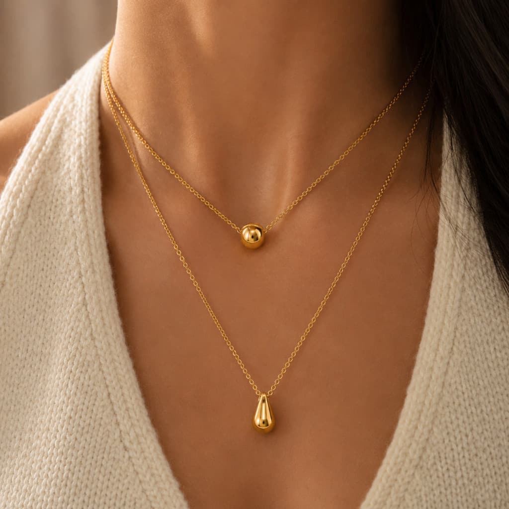 Colar Feminino 2 em 1 Aço Inoxidável com Pingente Gota e Esfera Design Elegante Corrente Dourada