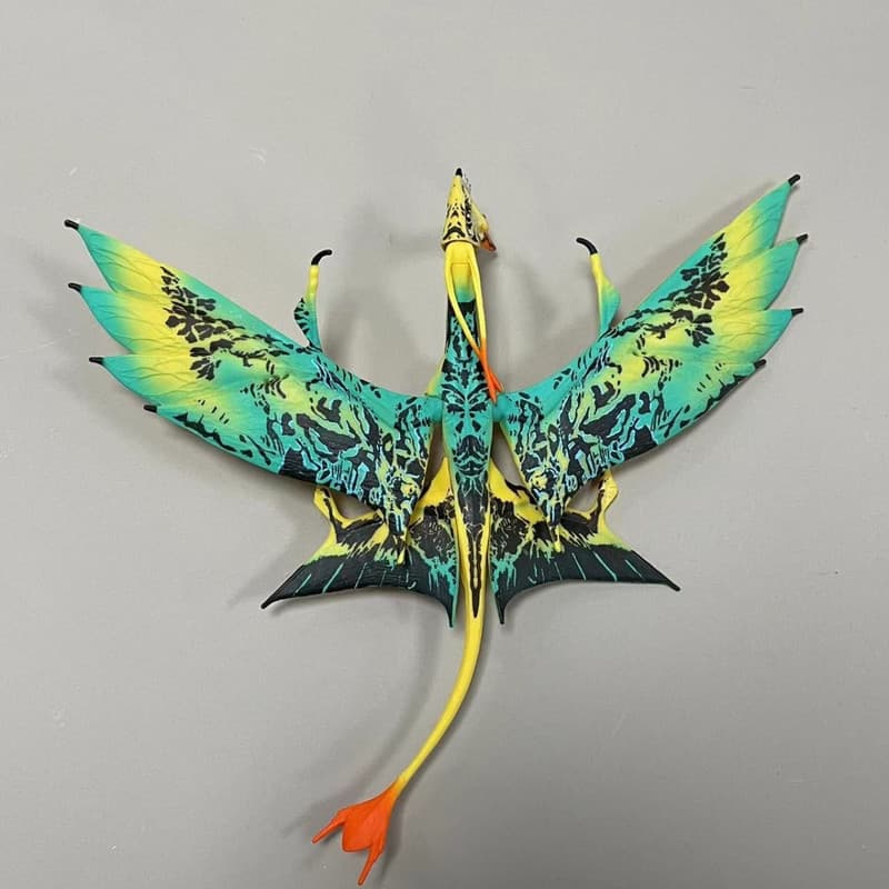 Figura Dragão Voador Amarelo Verde Cor Combinando McFarland