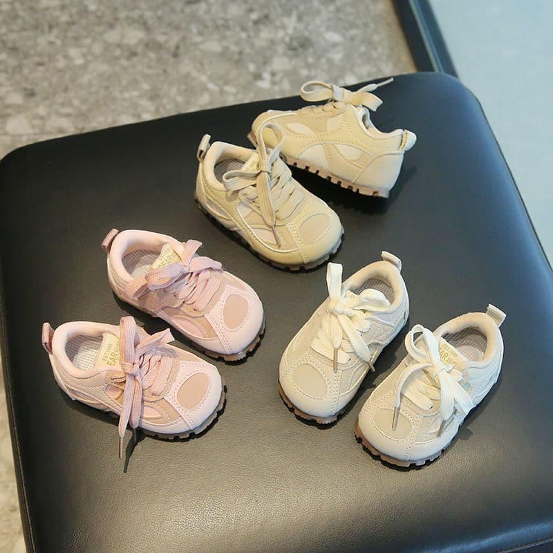 Crianças sapatos de treinamento alemão versão coreana 2026 primavera novo estilo menino Forrest Gump sapatos respirável