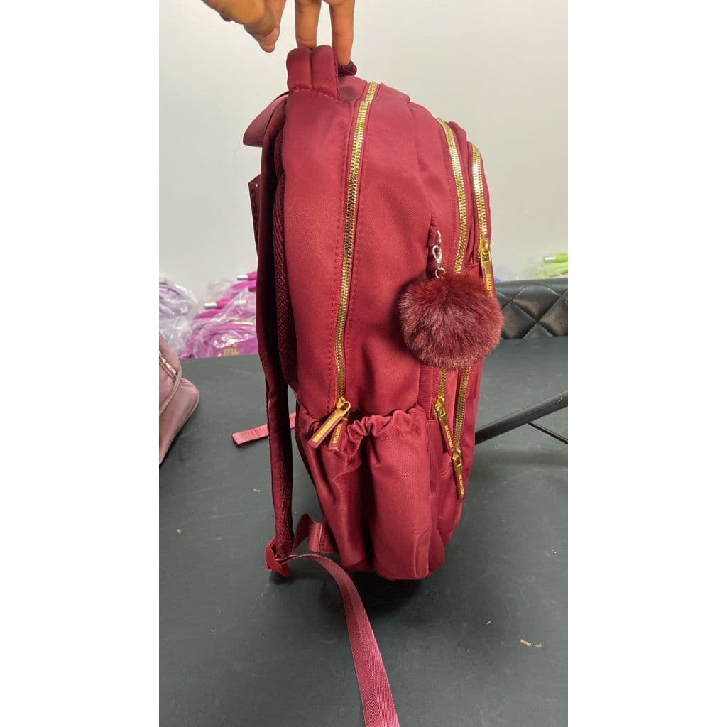 Mochila Feminina Casual Vinho com Detalhes Dourados 18p  – Elegância e Praticidade