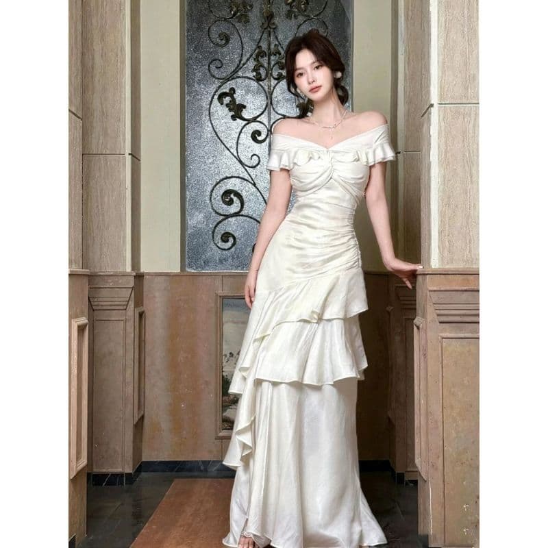 [Venda por tempo limitado] Vestido elegante e leve de luxo com um ombro, camada Diagonal, folha de lótus, rabo de peixe,