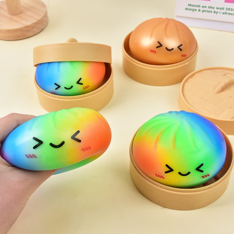 Simulação De Rosto Sorridente Colorido Vaporizador Pães Cozidos No Vapor Para Descompressão , Beliscando , Expressões Fo