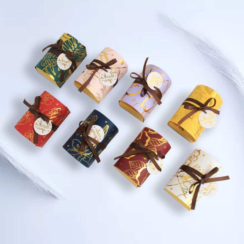 Estilo europeu novo estilo caixa de doces de casamento Multi-cor opcional retorno presente caixa de papel dourado padrão