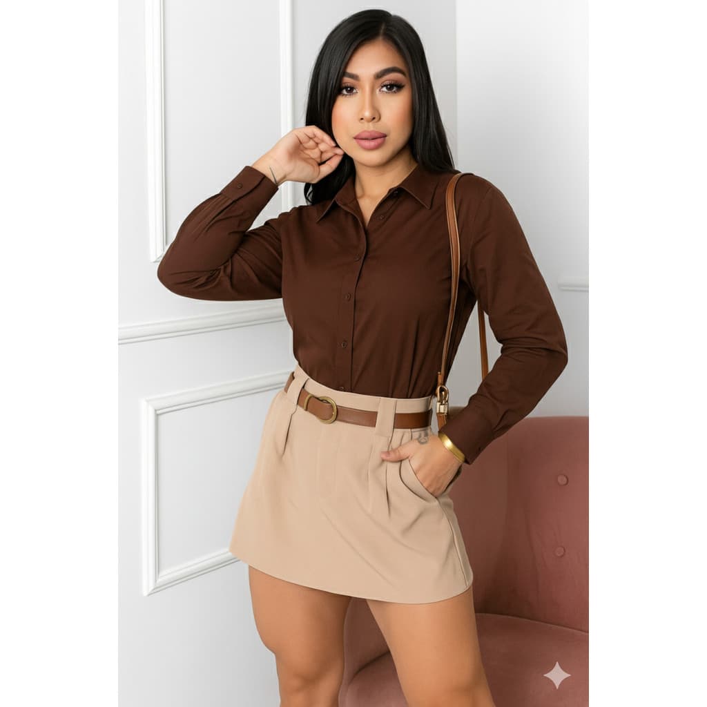 Conjunto Feminino Social Elegante | Camisa Marrom + Short Saia Nude com Cinto Alfaiataria Premium