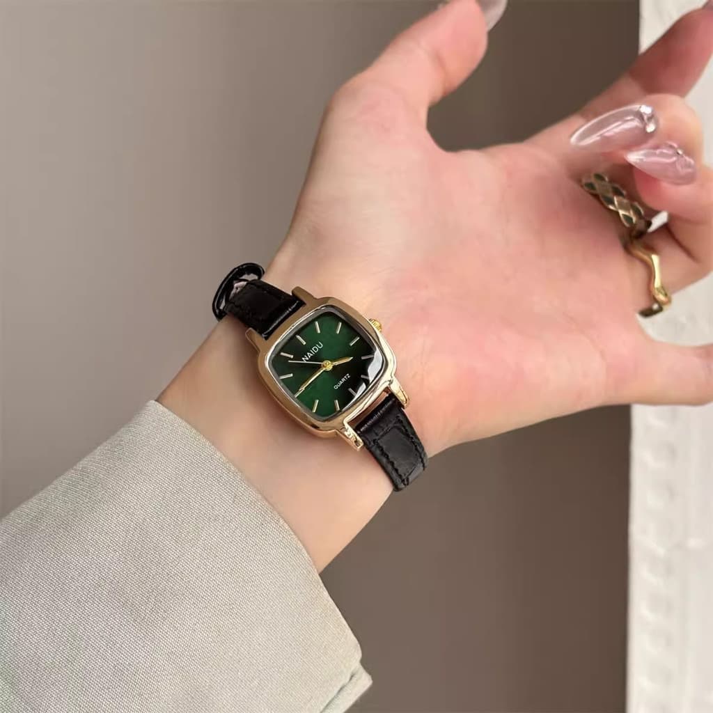relogio feminino luxo relogio feminino Retro ins estilo pequeno cubo açúcar relógio feminino nicho luz luxo High-End sen