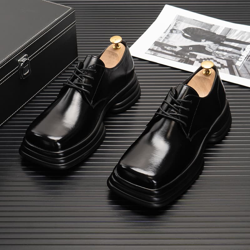 Sapatos de couro de sola grossa masculino 2026 novo estilo na moda sapatos de aumento interno masculino único dedo do pé