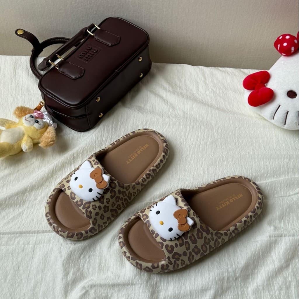 Kitty kitty leopardo impressão sandálias chinelos verão novo produto banheiro banho casa dos desenhos animados Sanrio An