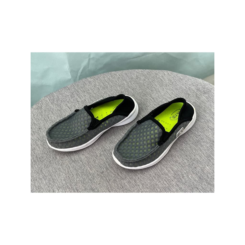 Comércio exterior meninos meninas crianças superfície de malha respirável deslizamento em sapatos preguiçosos capa leve