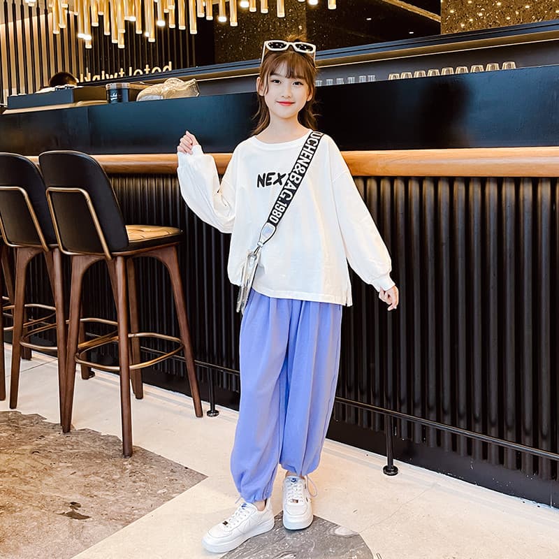 Meninas camiseta de manga comprida roupas de outono 2023 novo estilo médio grande crianças em torno do pescoço impresso