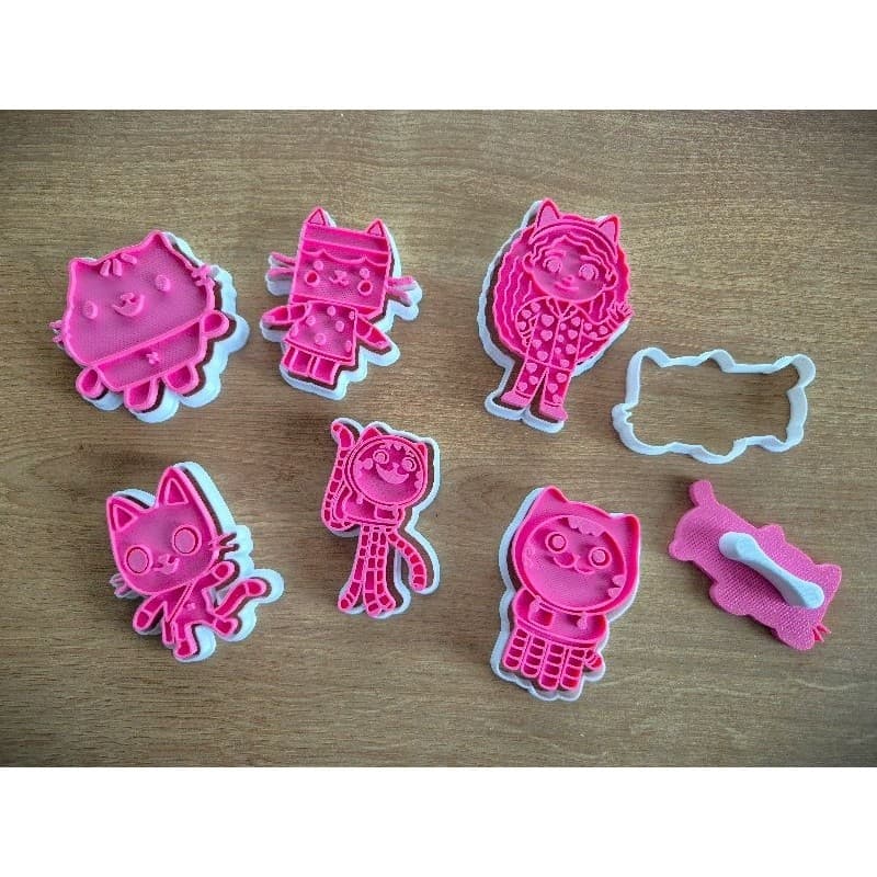 ​Kit Cortador Biscoito e Pasta Americana A Casa Mágica da Gabby - Confeitaria e Artesanato 3D