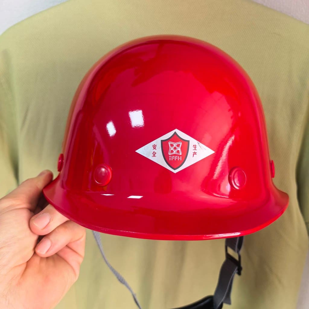 Capacete de segurança vermelho, canteiro de obras, capacete protetor de construção, chapéu de engenharia de construção,
