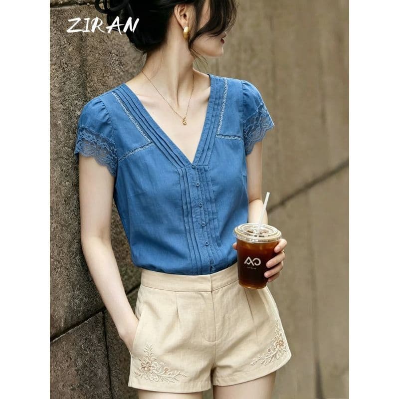 [Promoção por tempo limitado] Camisa de manga curta estilo viajante francês, 2026 verão novo estilo azul renda costura D