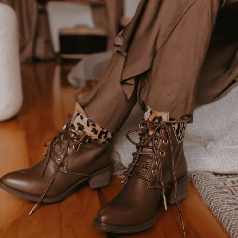 Bota Feminina Social Casual Cano Curto Elegante Confortável Salto Baixo Estilo Clássico