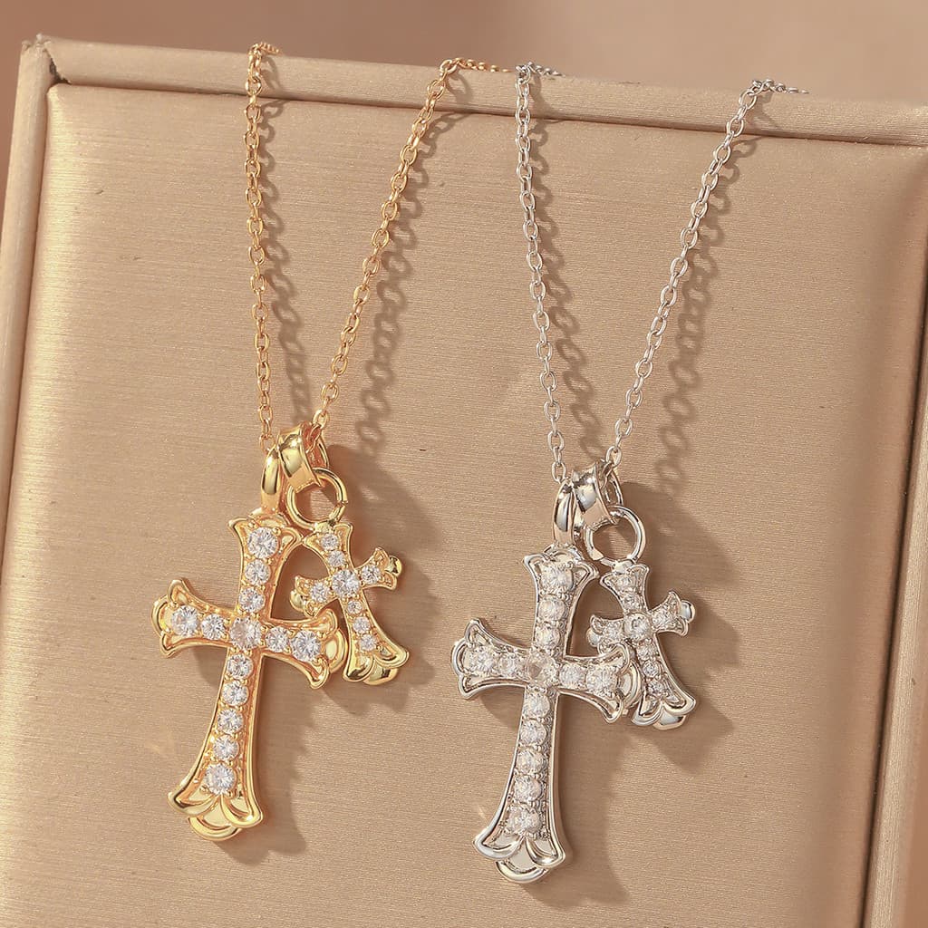 Colar Feminino: Colar de Cruz Dupla Estilo Celebridade da Internet, Design de Nicho, Luxo Leve, Versátil, Único, Doce e