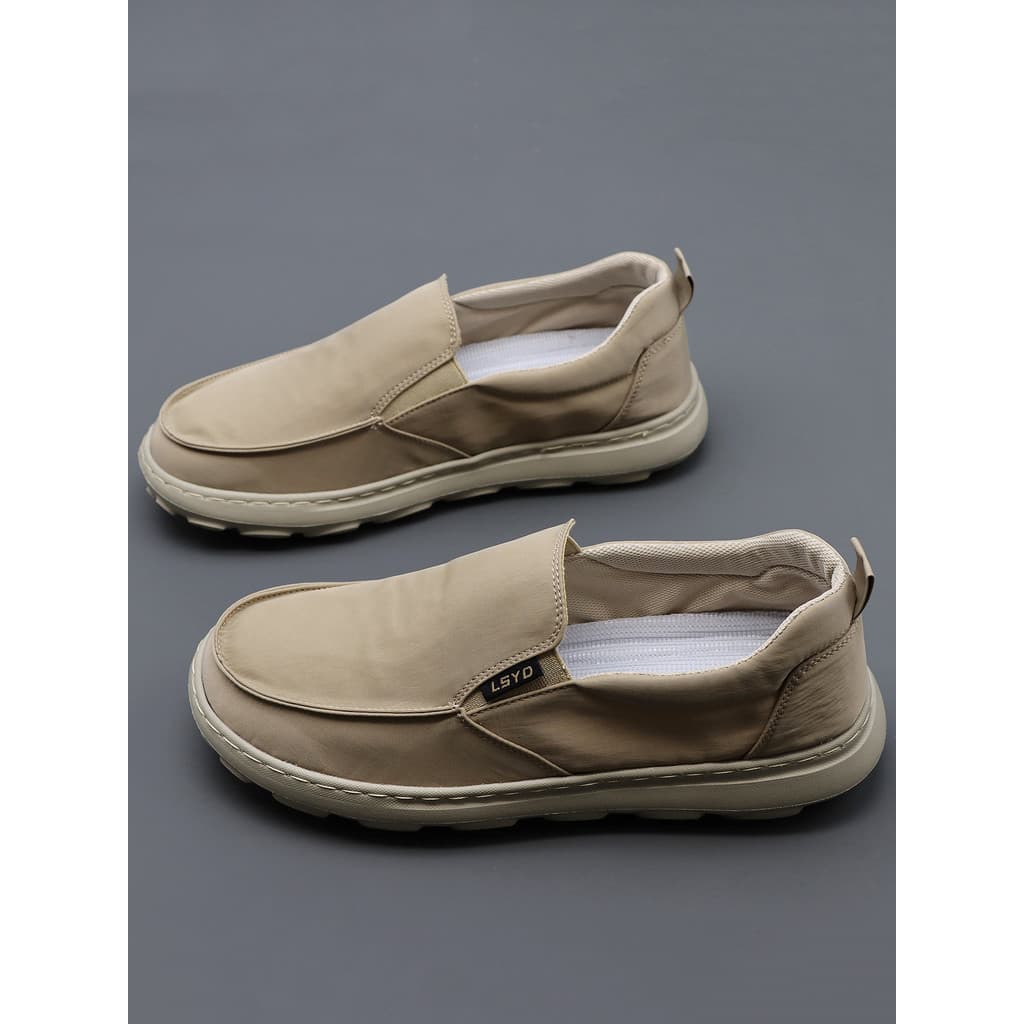 Sapatos masculinos verão respirável baixo-Top leve sola macia deslizamento em mocassins finos sapatos casuais masculinos