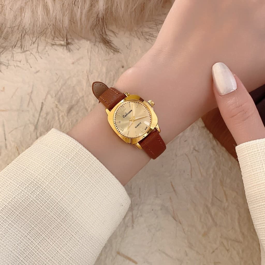 Escala relógio nicho pequeno relógio de ouro preço relógio feminino pequeno Retro Digital High-End senhoras