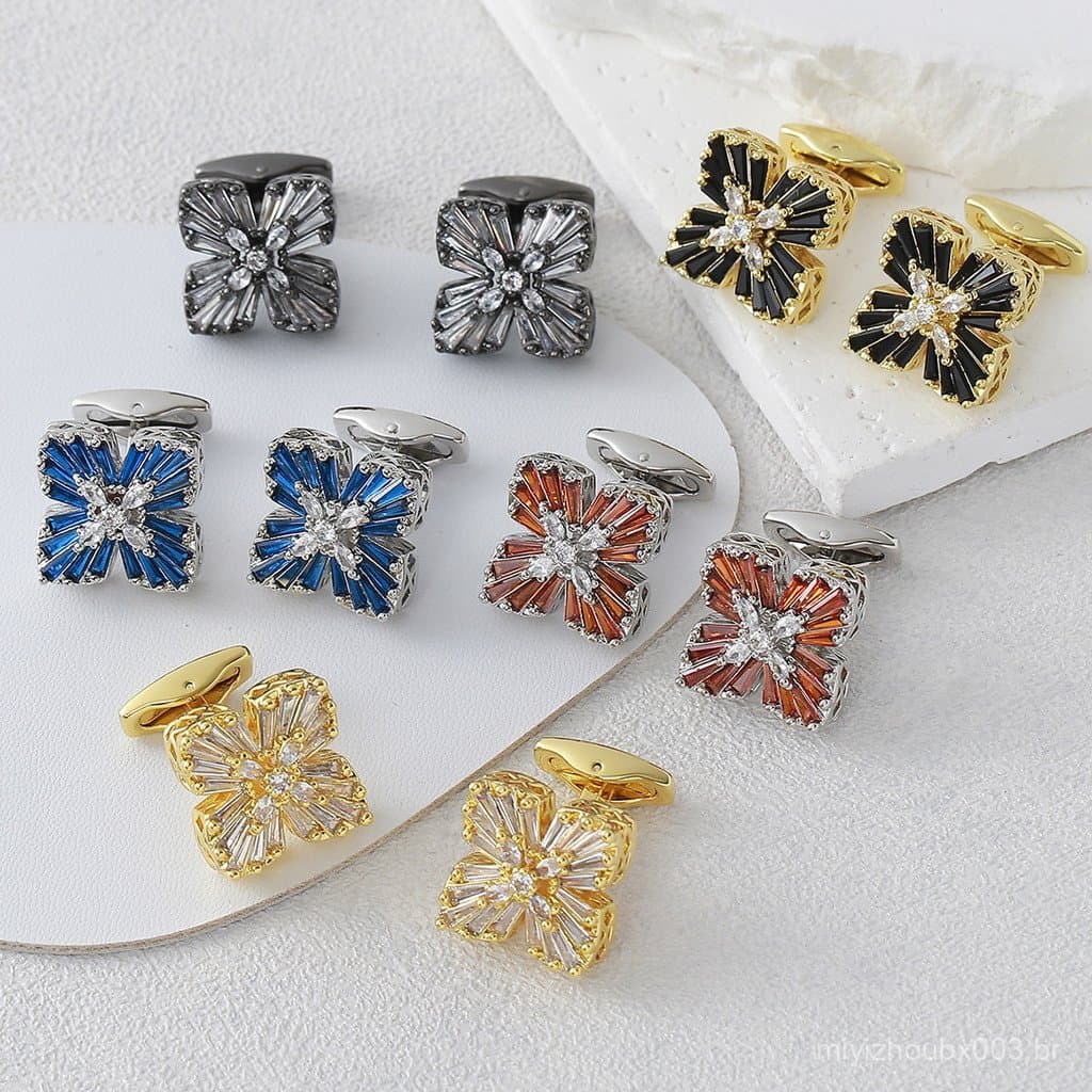 Abotoaduras de trevo de quatro folhas com zircônia para homens, abotoaduras de luxo leve com incrustações de diamantes,