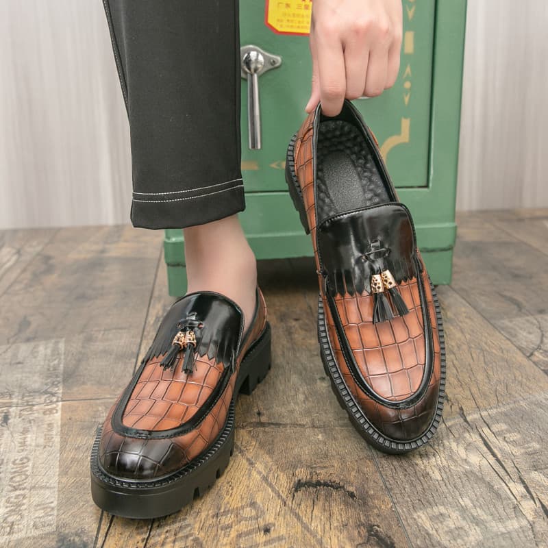 Sapatos de couro de negócios estilo britânico masculino All-Match versão coreana Casual mocassins de sola grossa sapatos