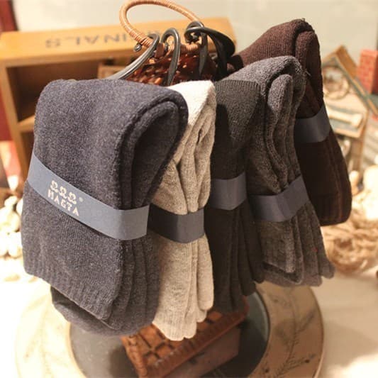 Estilo japonês inverno engrossado quente cor sólida meias de tubo médio masculino negócios algodão Terry meias masculina