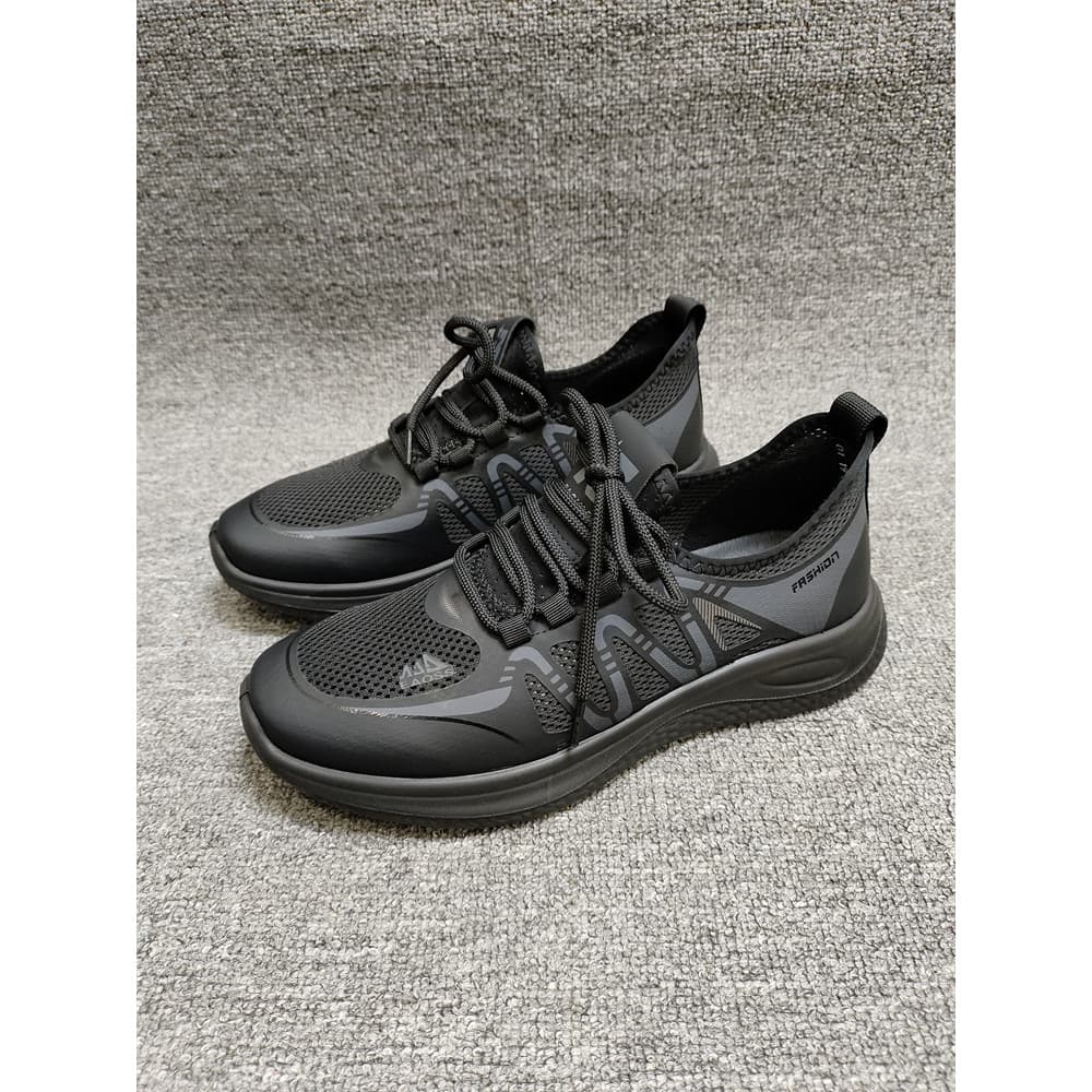 Verão novo estilo sapatos masculinos de sola grossa leve confortável versão coreana All-Match leve desodorante malha mas