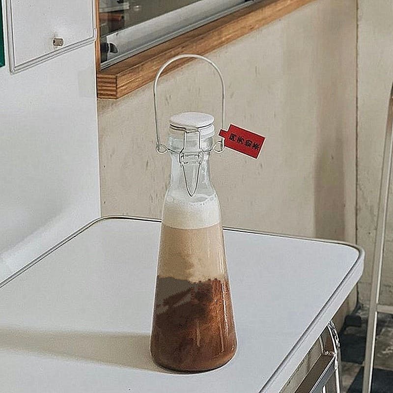 Ins novo estilo influenciador portátil garrafa de chá de leite garrafa de café bonito garrafa de bebida suco de leite ga