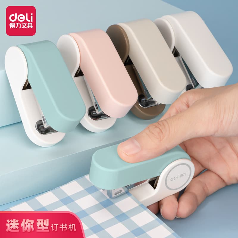 Deli Mini Grampeador Portátil Macaron Cor Alta Aparência Conveniente Prático Grampeador Pequeno Escritório Grampeador Pe