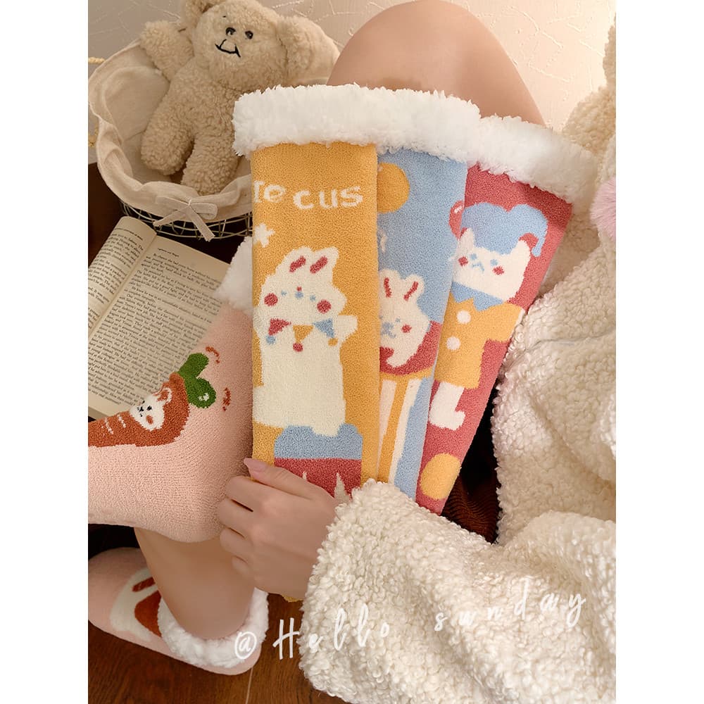 Pé mais quente de pelúcia Super grosso meias femininas estilo inverno peludo engrossado dormir Wear quente pé capa chão