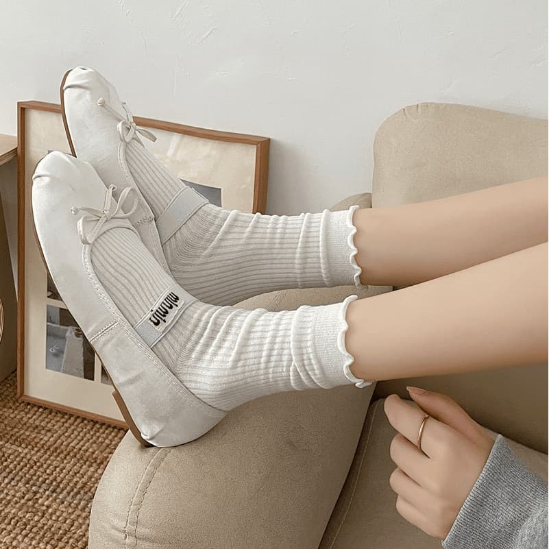 Outono senhoras cor sólida tira fina pilha meias rendas respirável algodão feminino estilo Preppy meias médias