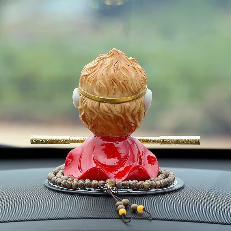 Os acessórios de interior para carro do Sun Wukong são fofos e adequados para o carro.