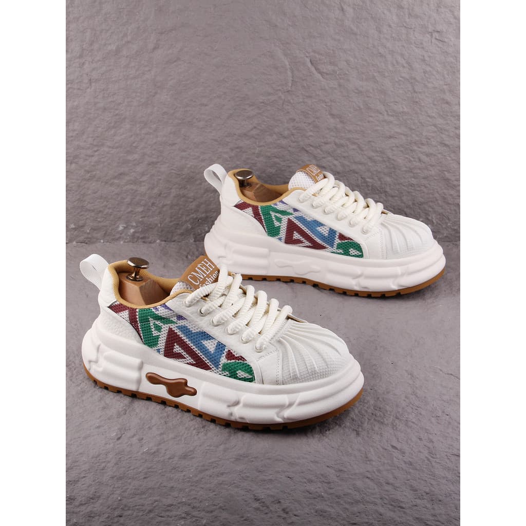 Sapatos masculinos 2026 verão respirável malha fina cor combinando sapatos casuais masculinos de sola grossa All-Match a