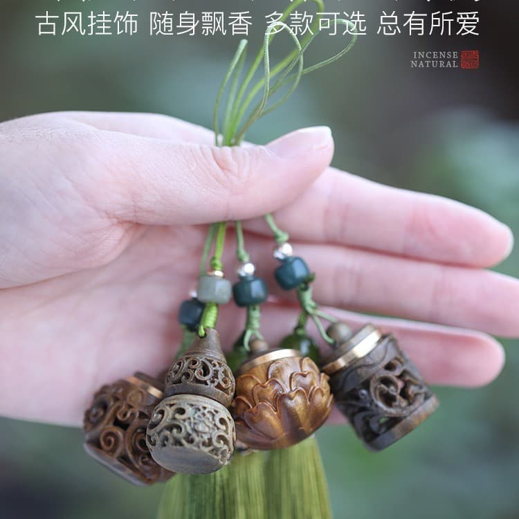 Bola de Fragrância Oca de Sândalo Verde, Esculpida com Exquisitez, Pendente de Incenso para Transporte, Bola de Aromater
