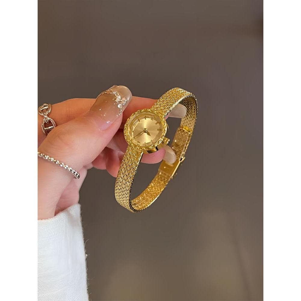 Retro pequeno relógio de ouro novo autêntico luz feminina luxo nicho moda feminina requintado pequeno relógio feminino